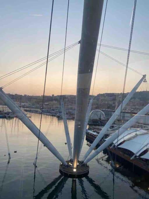 La Finestra Sul Cielo Del Porto Antico Di Genova Génova Exterior foto