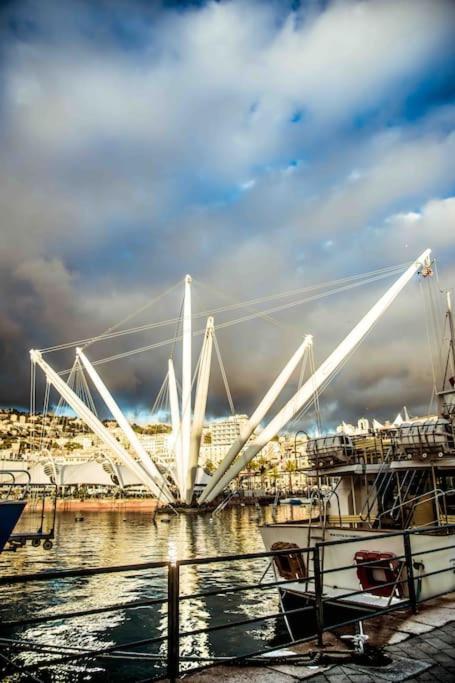 La Finestra Sul Cielo Del Porto Antico Di Genova Génova Exterior foto